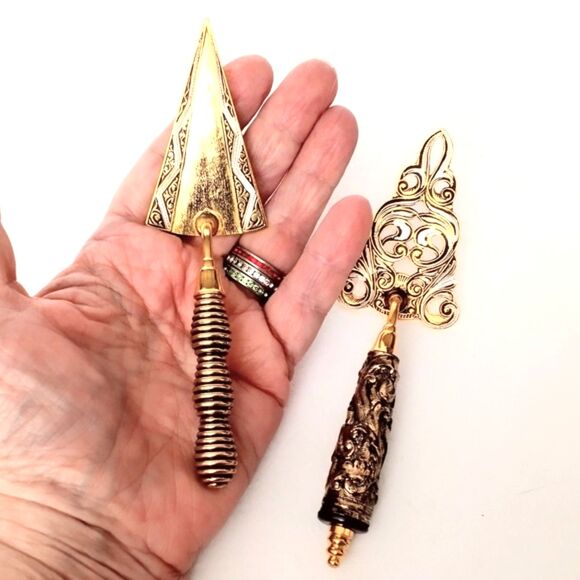 Set of Two Vintage Mini Spanish Damascene Pie Servers - Picture 3 of 7